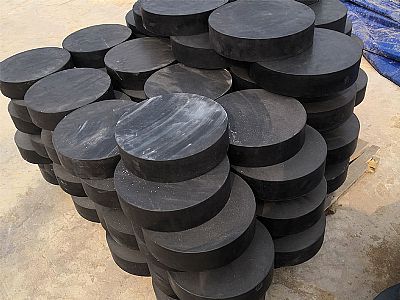 铁西区板式橡胶支座由若干层橡胶片与薄钢板经加压硫化
